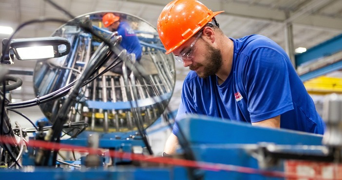 Доставчикът на авточасти Diepersdorf Plastic Manufacturing обяви фалит което засегна