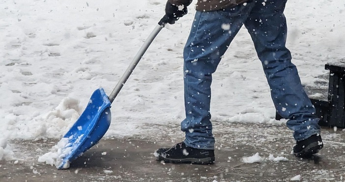 Срокът за подаване на оферти за зимно поддържане на два
