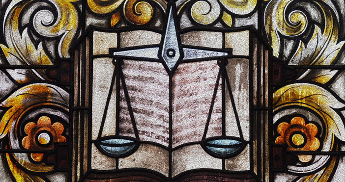 Предстои прокуратурата да поиска постоянен арест за служителя на Държавен