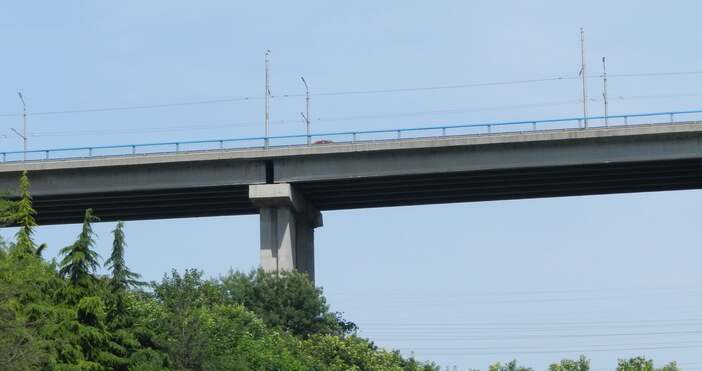 Петел бгСъстоянието на Аспаруховия мост остава критично и изисква спешен основен