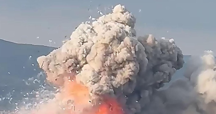 Най малко шестима души загинаха след експлозия във фабрика за парфюми