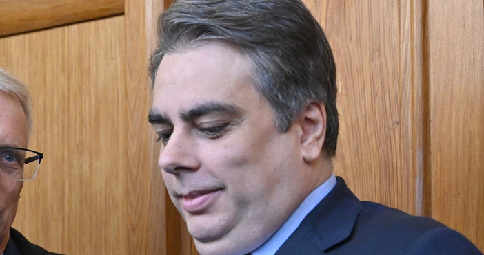 Фокусът е върху това да се смени собствеността на Лукойл