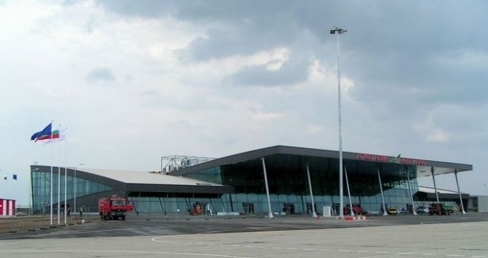 Сигнал за бомба предизвика евакуация на Летище Пловдив в следобедните