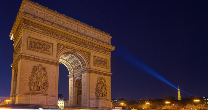 Бомба в колет избухна в офис на застрахователна компания в