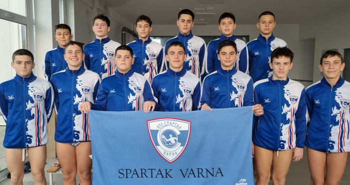 Снимки Фейсбук КПС Спартак Ватерполистите до 14 години КПС Спартак Варна се