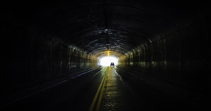 Поради авария на ЧЕЗ липсва осветление и в двете тръби