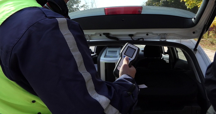 Водач на моторно превозно средство попадна в полицейския арест за