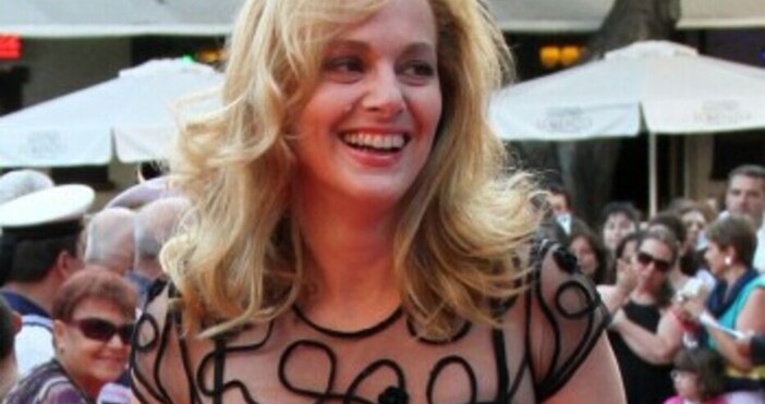 Параскева Атанасова Джукелова е българска актриса родена на 14 ноември 1970