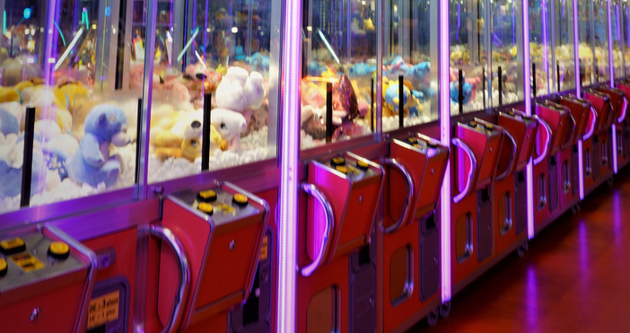 Крадци си взеха 350 лева на монети от вендинг автомати