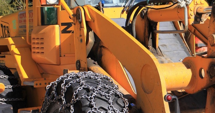 Агенция Пътна инфраструктура апелира шофьори да подготвят автомобилите си за