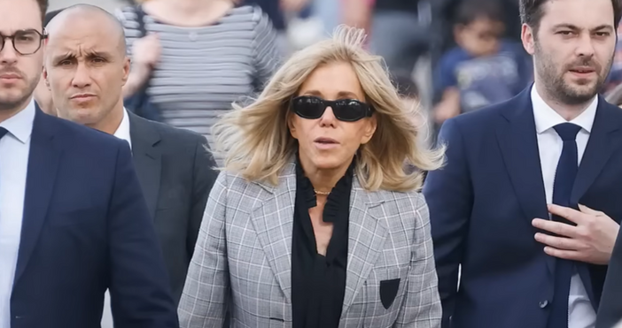 Петел следи какво се случва с първата дама на Франция Ако мислите