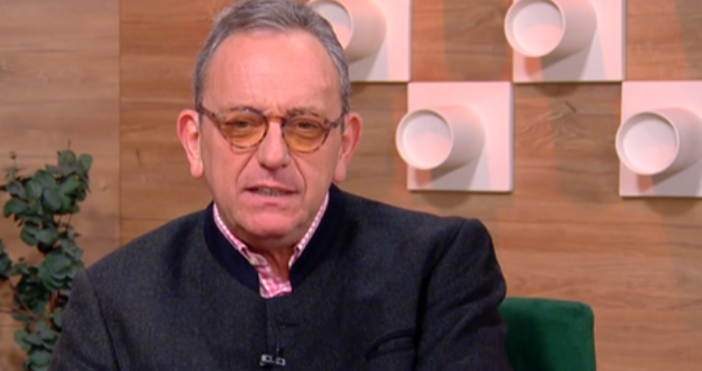 Че е куче и че е лекар всъщност няма никакво