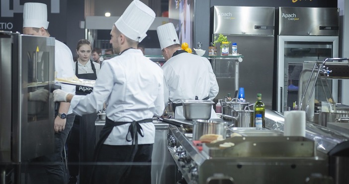 Не по малко от две евро на ден за храна и