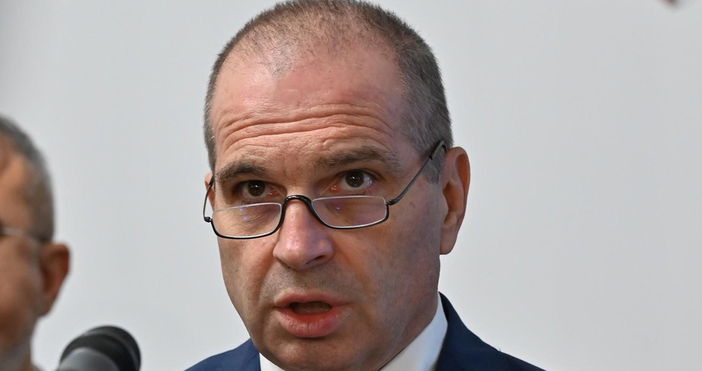 Гроздан Караджов разясни промените в условията за пътуване на децата