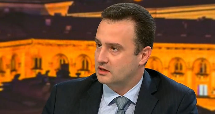 Стопкадър Нова ТвЕнергийният министър има пълно доверие на новия особен управител