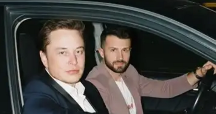 Писателят и панелист в На кафе Георги Блажев отново блесна