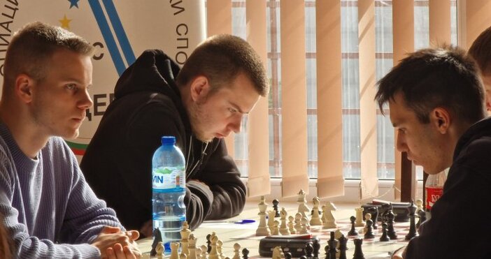 Варненски студент показа умения в настолна логическа игра През уикенда се