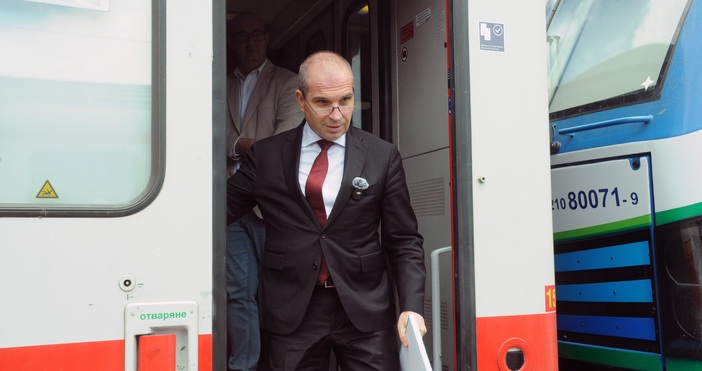 Единен електронен билет за влак автобус самолет и воден транспорт