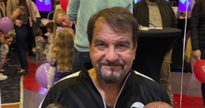 Hики Кънчев организира хавайско парти за 17 ия рожден ден на дъщеря