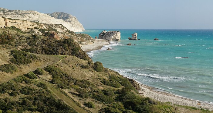 Швейцария предоставя на Кипър близо 11 млн евро 10 млн