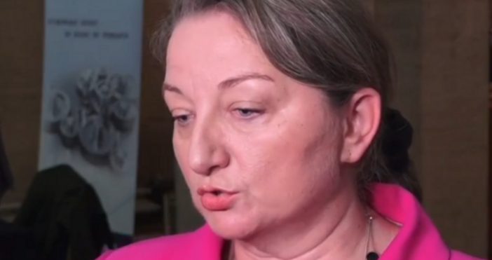 Деница Сачева защити колежката си Рая Назарян която отнесе доста