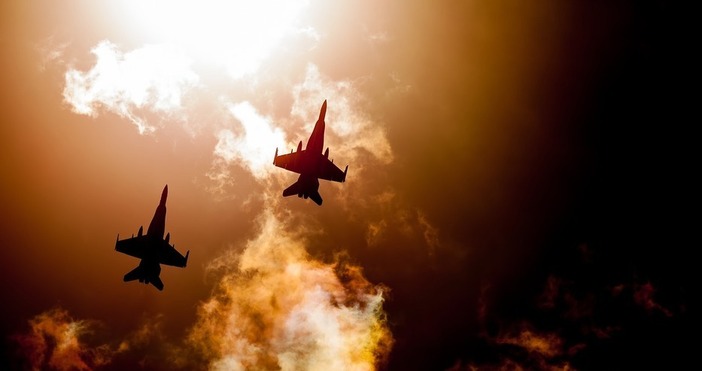 Два изтребителя F 16 на румънските военновъздушни сили са били вдигнати