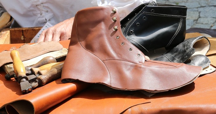 Програмисти обущари и дори учители са сред най честите посочени отговори