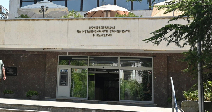 Изрядните данъкоплатци не са като изрядните чиновници – бонуси има