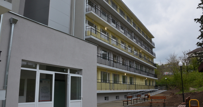 Приютът за временно настаняване на бездомни хора във Варна работи