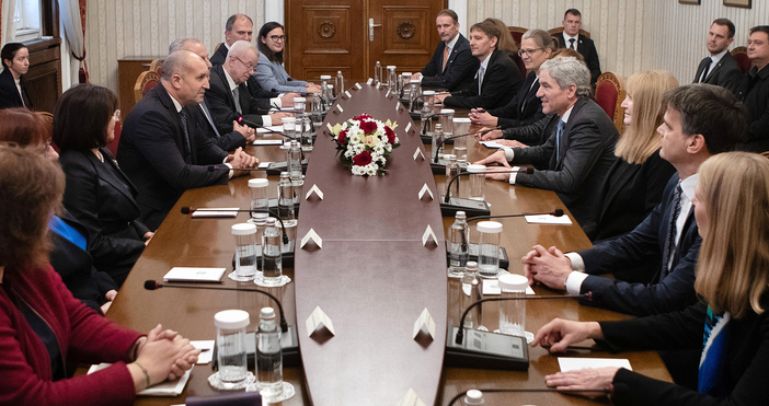 Върховенството на правото и балансът между институциите са закрепени в