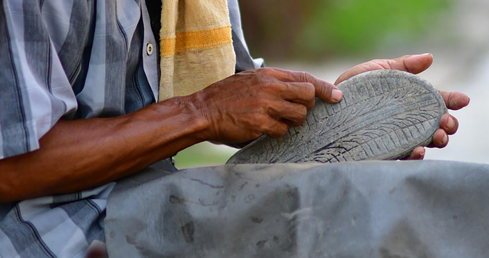 Мая Иванова Снимка pixabayВсяка обувка дори и произведена в индустриална