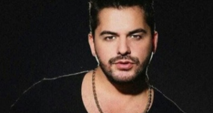 Изпълнителят е издъхнал в ръцете на съпругата си след тежък