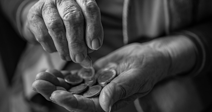 Министерски съвет одобри днес отпускането на 120 лева коледна добавка