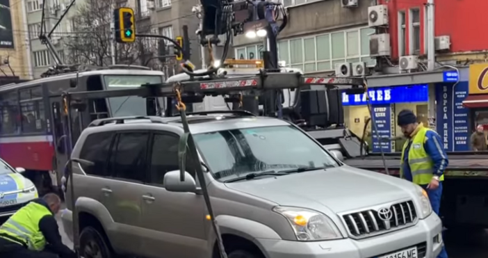 Протест на симпатизанти и представители на партия Величие блокира центъра