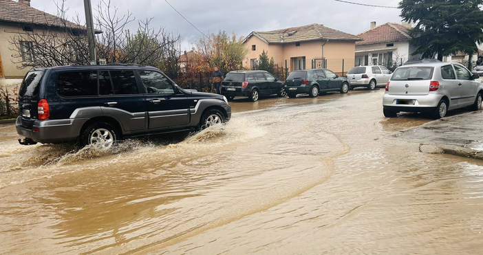 Снимки Община Сандански Община СимитлиПрез цялата нощ аварийни екипи дежуриха