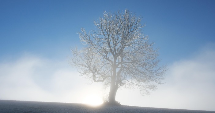 Атмосферното налягане е по ниско от средното за месеца През нощта