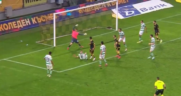 Отборът на Ботев Пловдив постигна първа победа под ръководството на