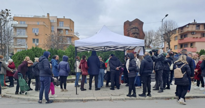 Жители на квартал Галата във Варна протестираха срещу презастрояването в