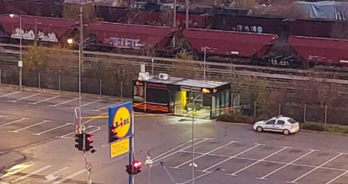 Двама души са в болница след среднощната катастрофа в скарата