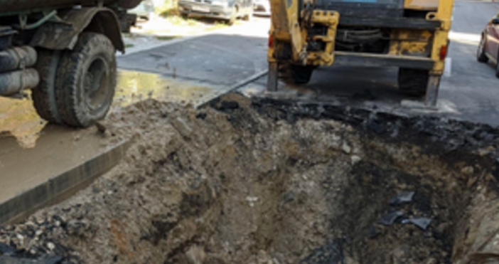 Аварият тази нощ остави централен квартал във Варна без вода Това