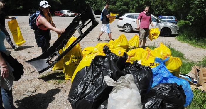 На днешната дата отбелязваме Международния ден на доброволеца Той се