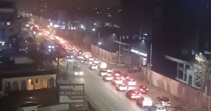 Брутално задръстване е имало снощи в западната част на Пловдив