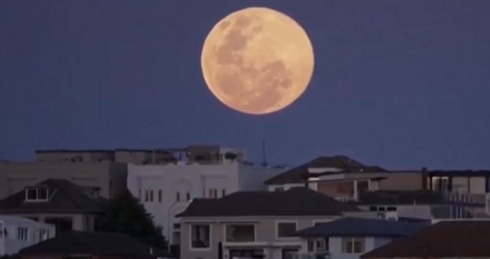 Небето над България и въобще над Северното полукълбо ще бъде