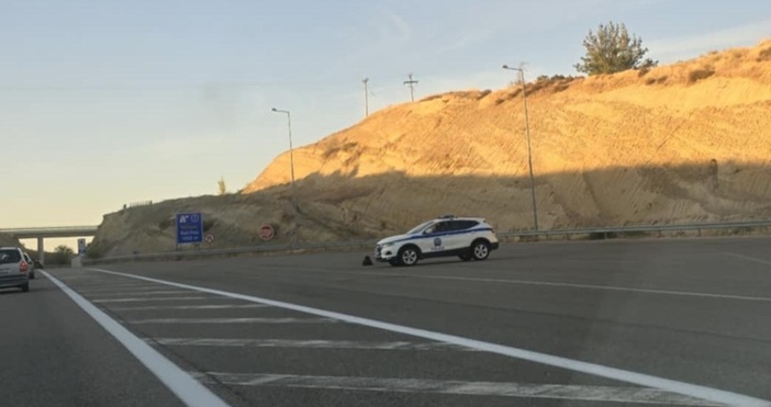 Товарен камион с български водач е бил спрян от властите