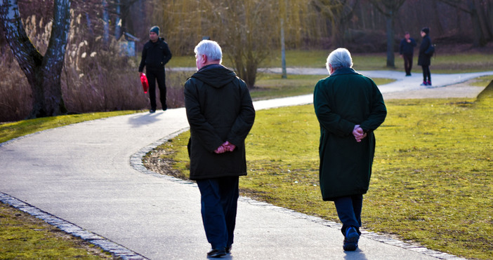 Изплащането на пенсиите и коледните надбавки чрез пощенските станции ще