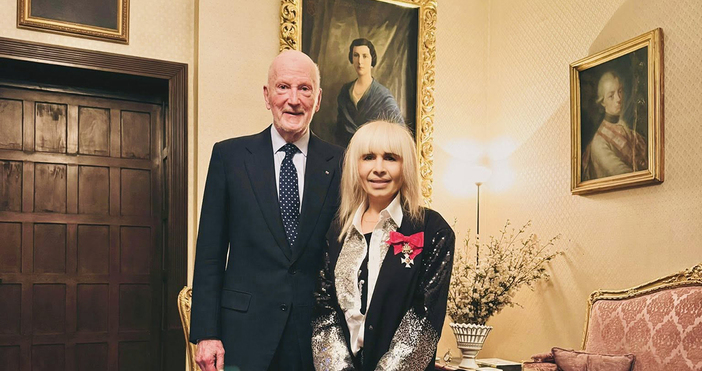 Мая Иванова Снимки Фейсбук УикипедияНов подпис има царя Това коментират