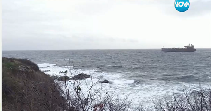 За пореден ден лошото време не позволява да бъде евакуиран