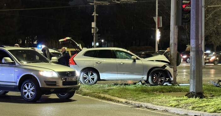 Тежка катастрофа на кръстовището между бул Академик Иван Евстратиев Гешов