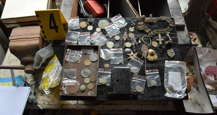 Богата сбирка от 492 старинни монети синджир с монети и