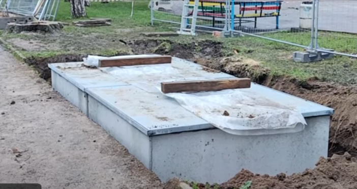 Монтираха бункерите за смет до Американското пазарче Съоръженията са с обем